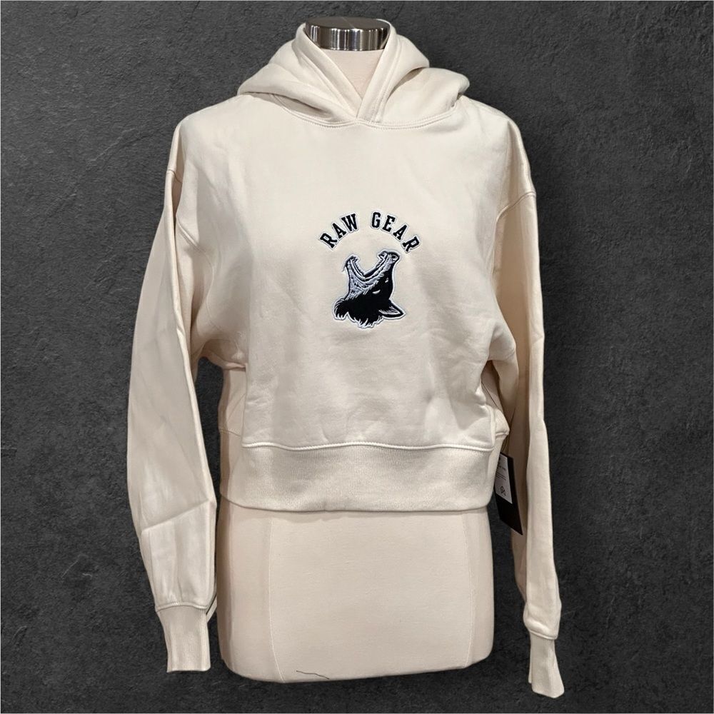RAWGEAR Vintage Women’s Core Cropped Wolf Appliqué Hoodie in the Size Large